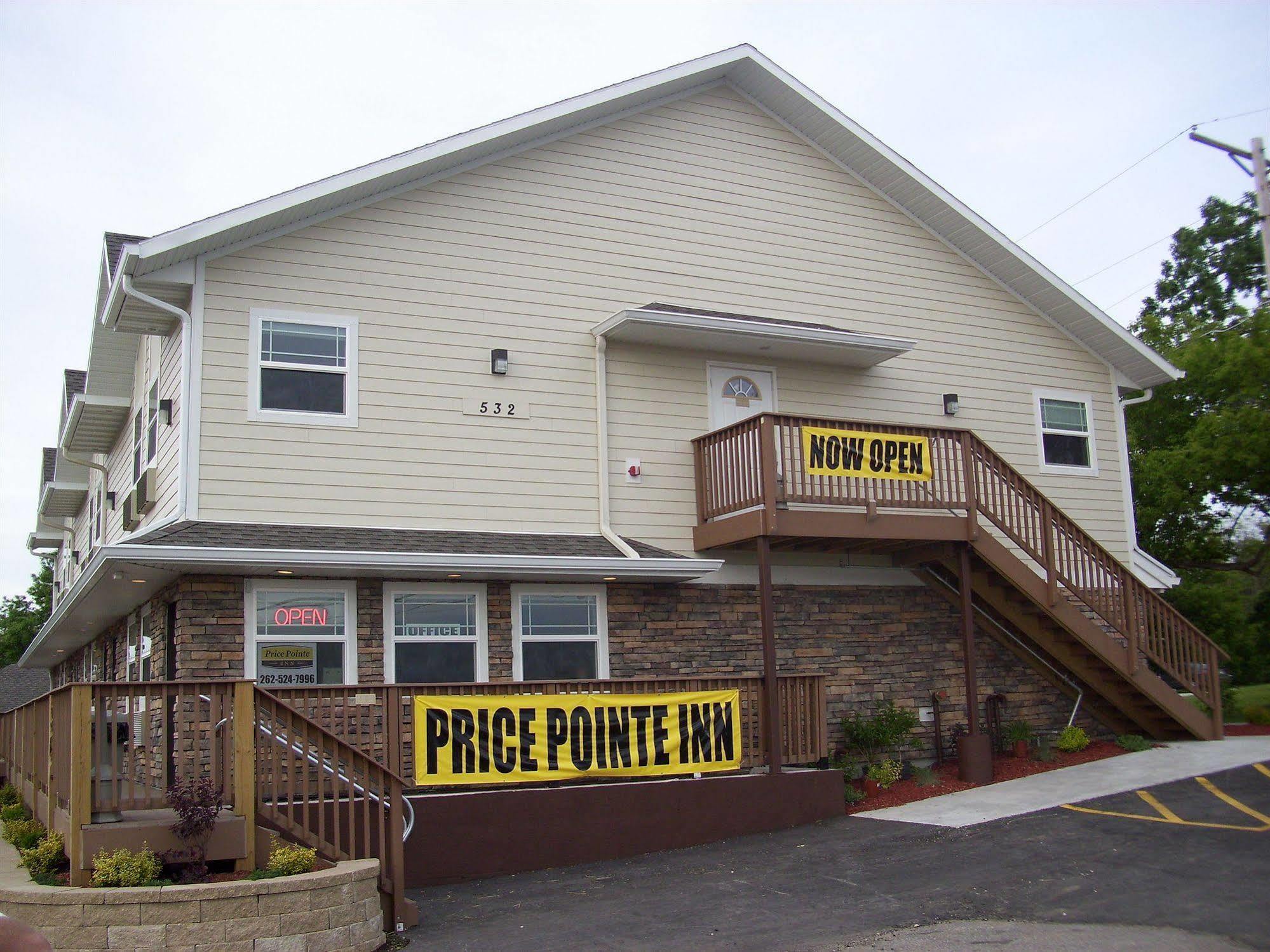 Price Pointe Inn Уокешо Экстерьер фото